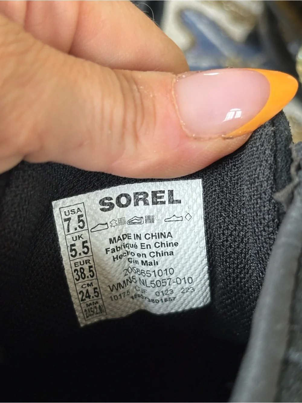 NIB Sorel Out 'N About Pull On Wedge Boots Black Genuine Suede Waterproof Ankle